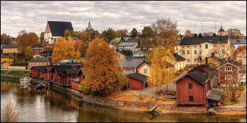 Осень в старом городе фото превью