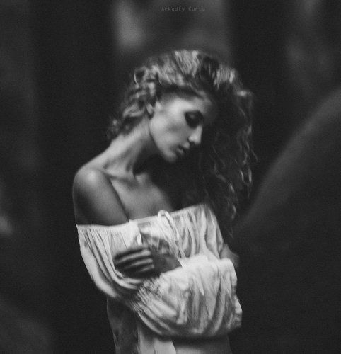 ПОКОРНО ГОЛОВУ СКЛОНЯ