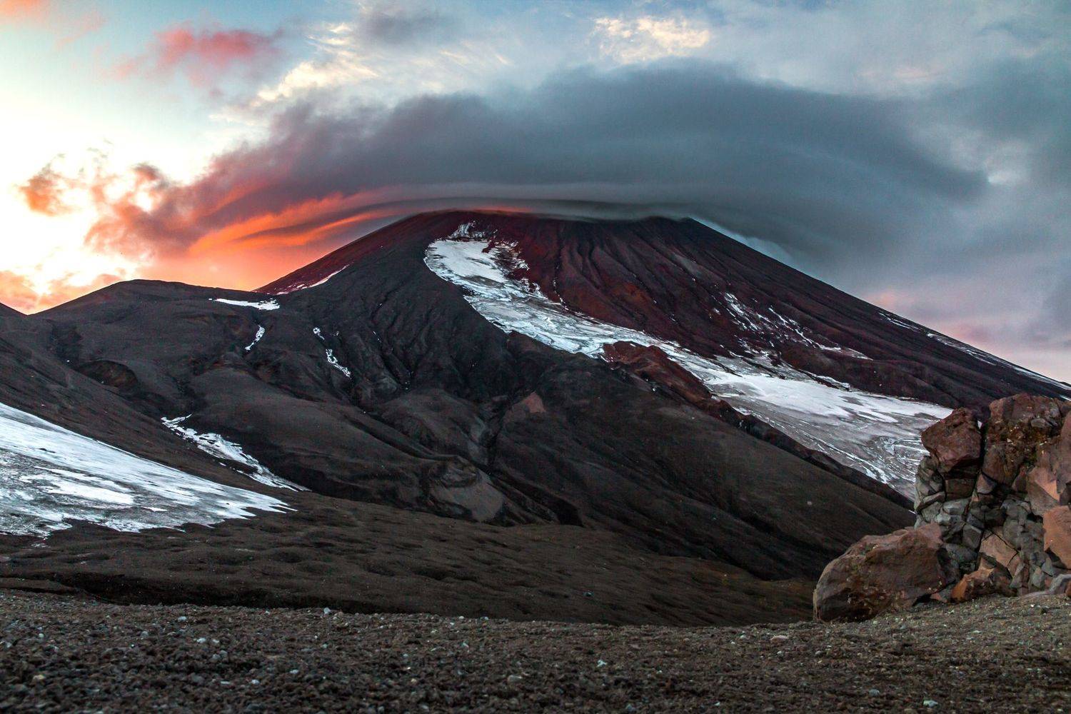 камчатка, вулкан, авачинский, ночное восхождение, рассвет, шапка на вулкане, облака, россия, kamchatka, ninaslashchilina, photografer, landscape, sunrise, volcans, Слащилина Нина