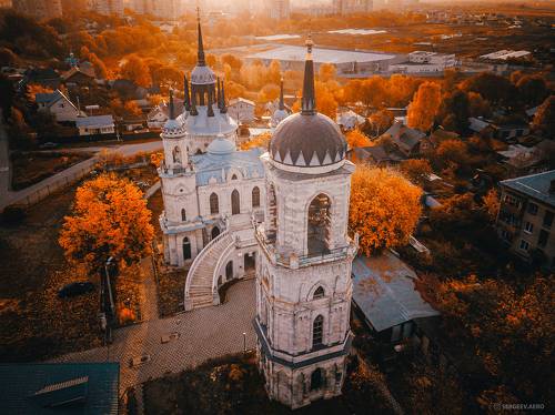 В утреннем свете осени | In the autumn morning light