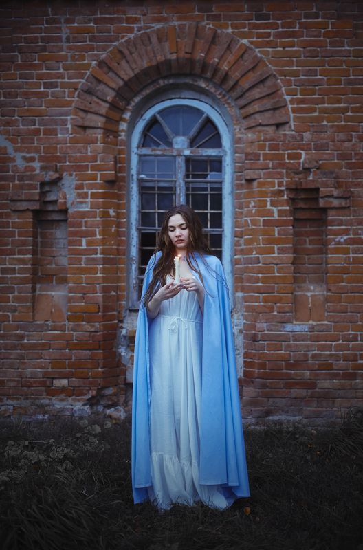 девушка, мистика, сумерки, свеча, магия, вечер, развалины Катя фото превью