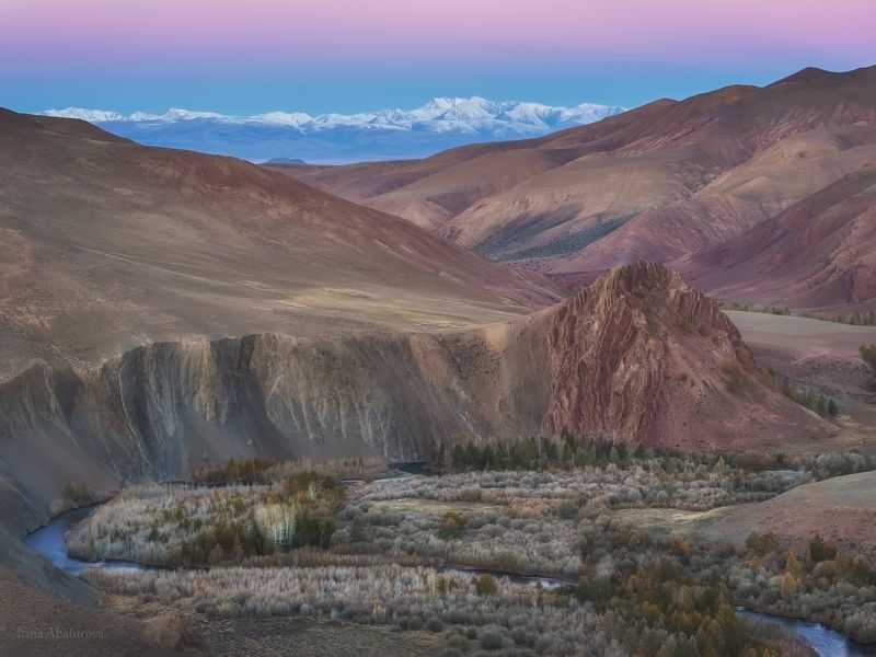 Холодный рассвет в каньоне реки Кызылшин фото превью