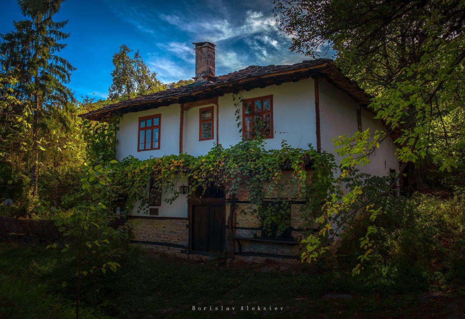 българия,bulgariatravel,green,white,flowers,summer,exterior,building,house,bozhentsite,gabrovo, Борислав Алексиев
