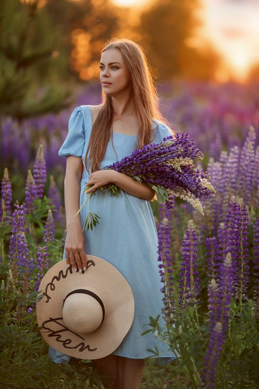 люпины, девушка, женский портрет Полина и люпины фото превью