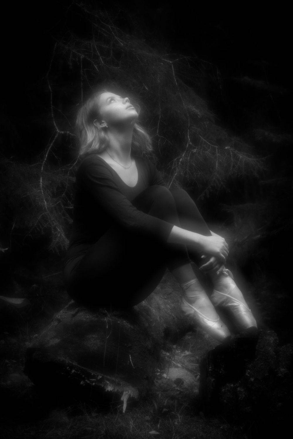 чб, черно-белое, софт, балет, балерина, пуанты, лес, камни, Арсен Алабердов