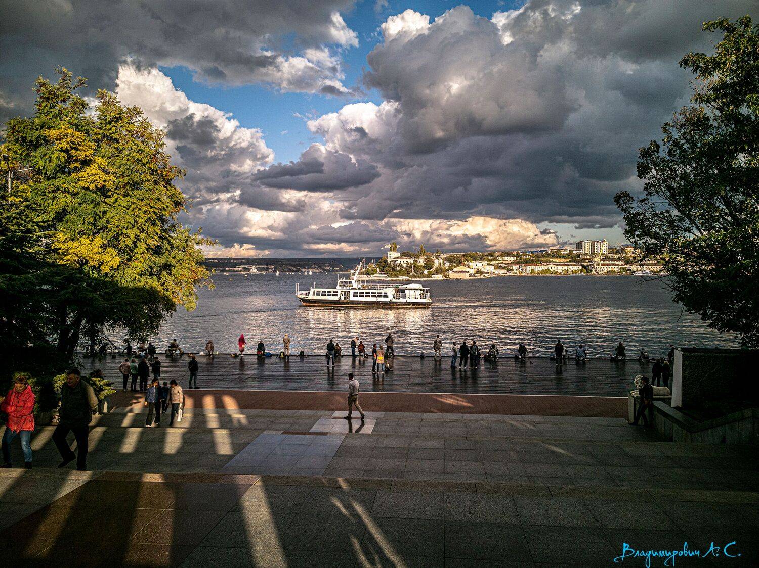 графская пристань севастополь кораблик облака рыбаки, Алексей Смирнов
