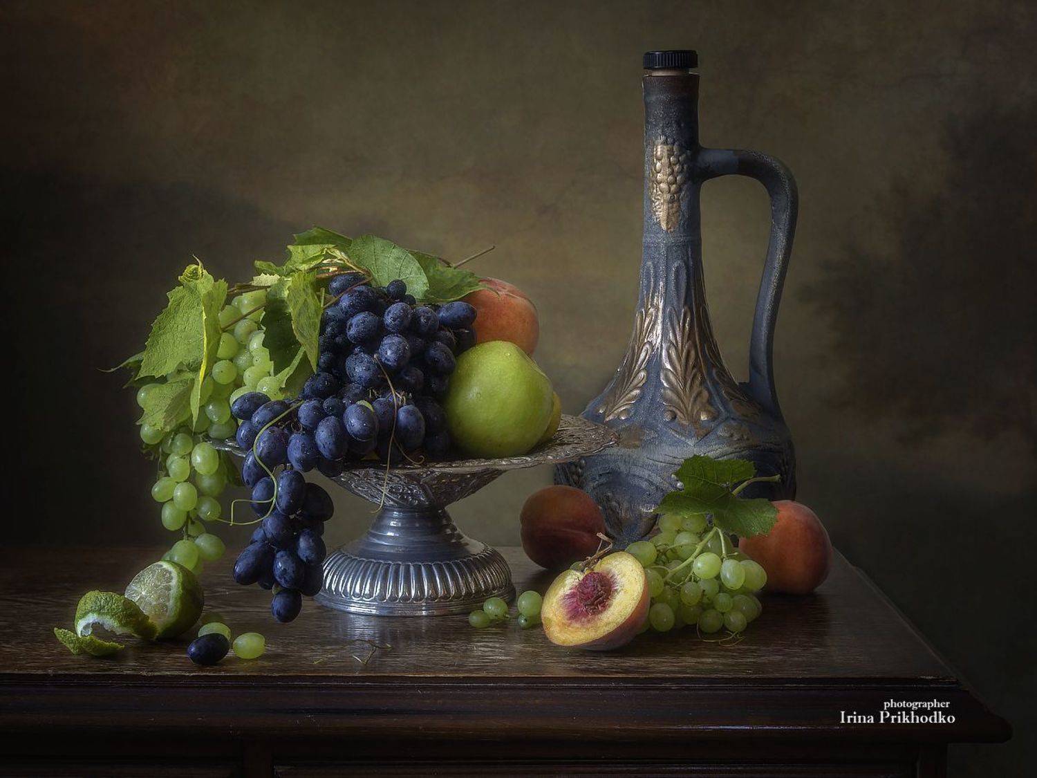 натюрморт, фрукты, глиняная бутылка, Приходько Ирина