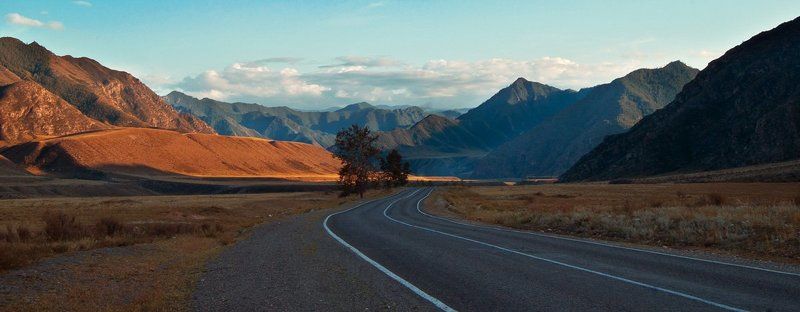 Дорога вдаль и вдаль идёт... фото превью