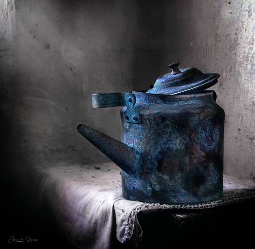 Old soldier teapot with patina