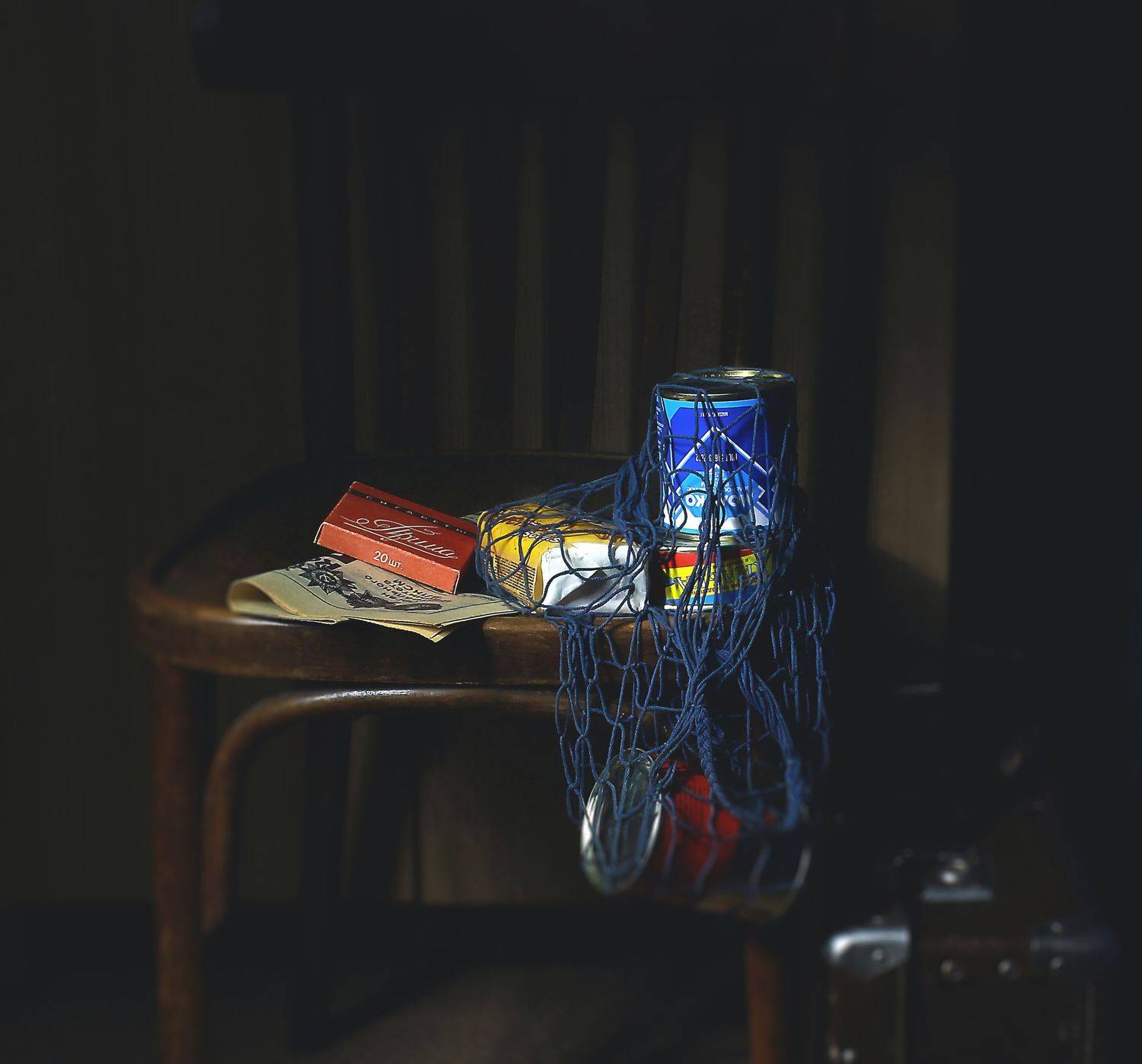 натюрморт, фотонатюрморт, ретро, ссср, газета, прима, чемодан, сгущёнка, тушёнка, still life, печенье, наталья казанцева, Наталья Казанцева