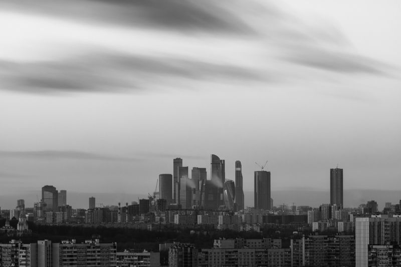 Monochrome dream cityscape фото превью