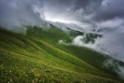 Подъем На Баритовый Перевал. Архыз. Карачаево-Черкесская Республика.