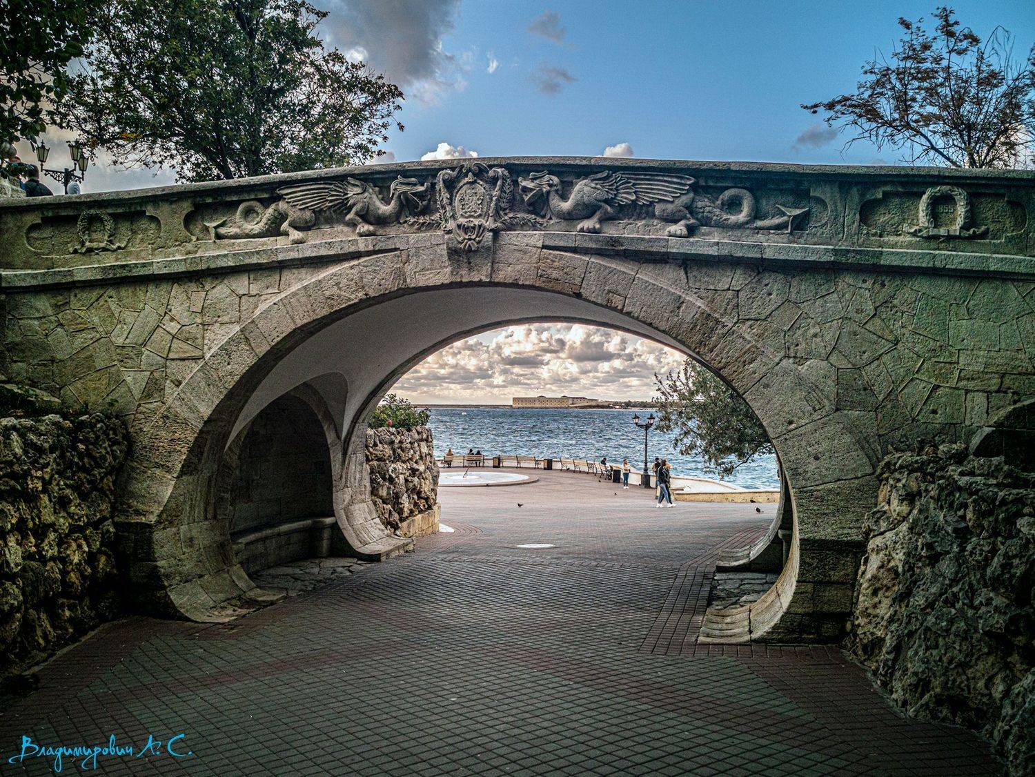 константиновская батарея мост для влюблённых драконами севастопольская бухта, Алексей Смирнов