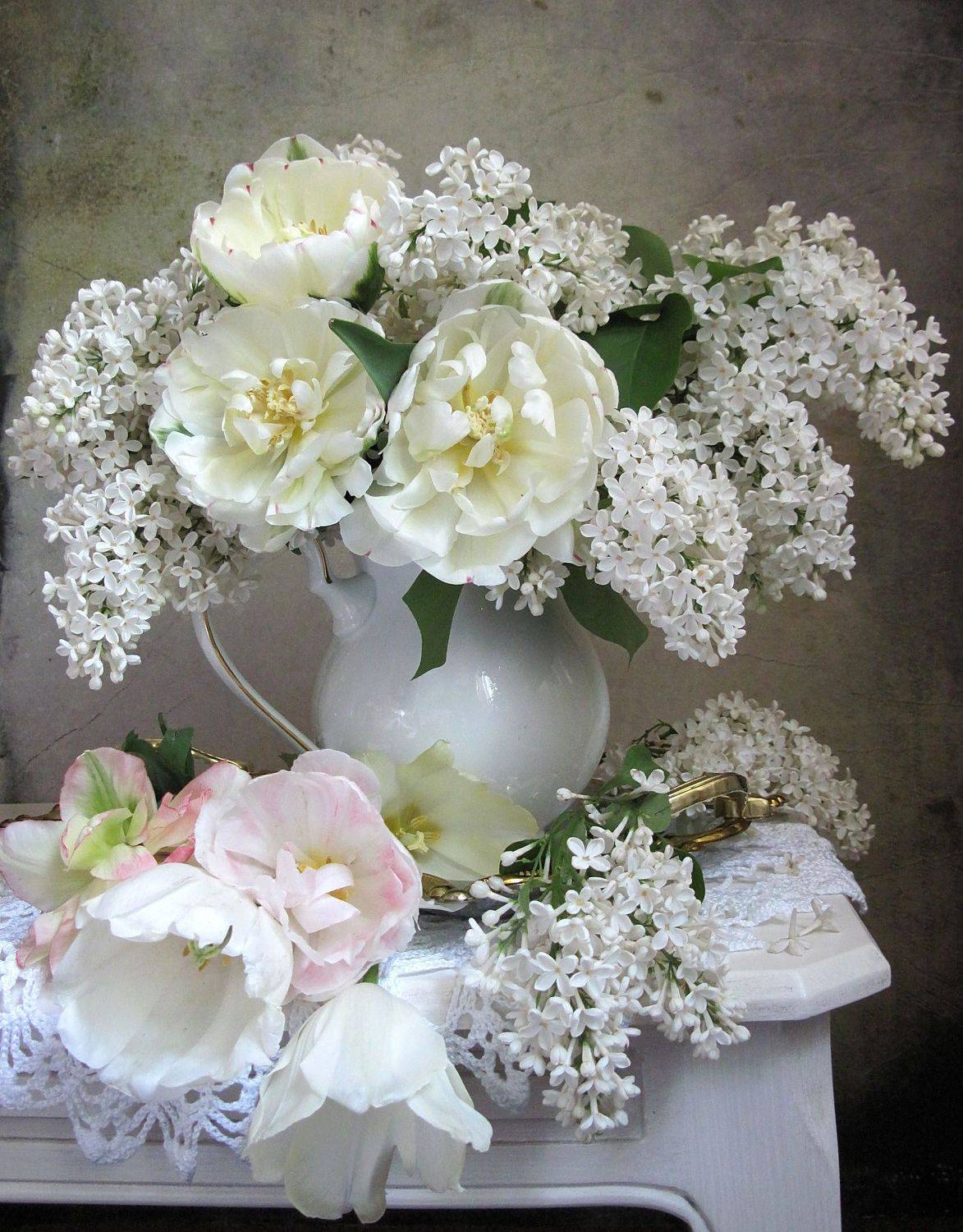 цветы, букет, сирень, тюльпаны, кувшин, фарфор, поднос, салфетка, Наталия Тихомирова