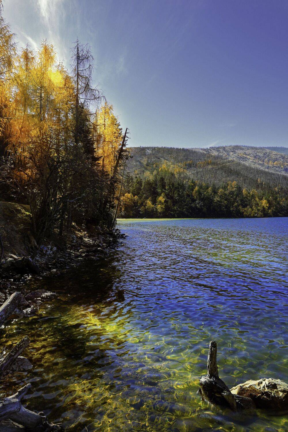 木格措湖, 吴 微雨墨烟鸿