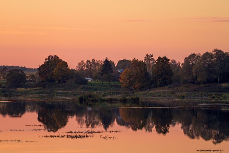 Осенний закат фото превью