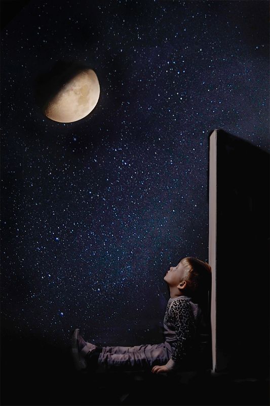 под Луной фото превью