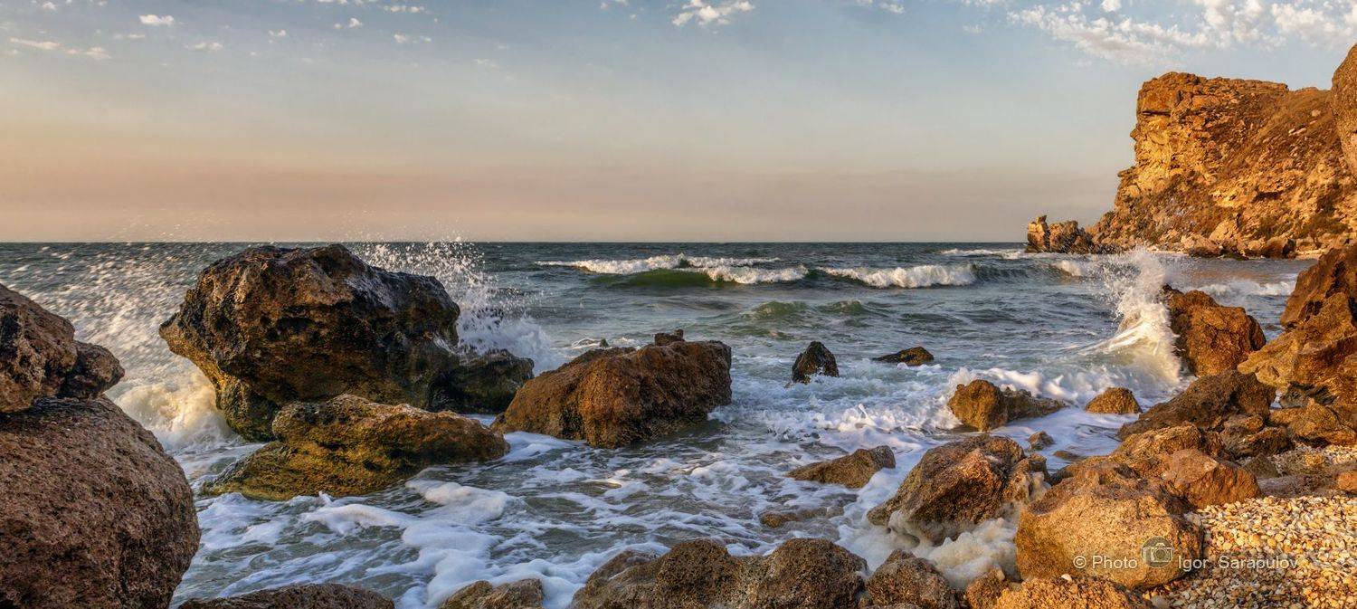 штормит, утёс снежного человека, утёс, путешествия,  природа, прибой, пейзаж, панорама, крымское побережье, крым, караларский природном парк,  генеральские пляжи, волны, вечер,  бухта, брызги, азовское море, live for the story,, Сарапулов Игорь