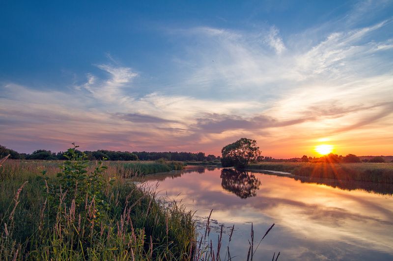 На реке фото превью
