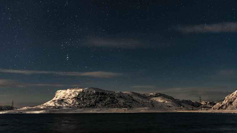 Орион в полнолуние фото превью