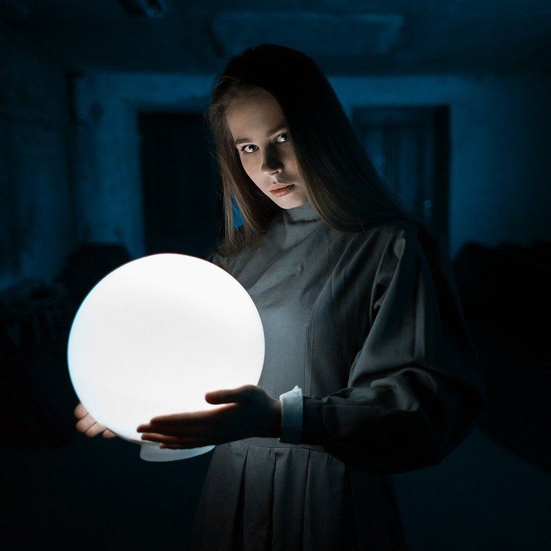 Свет во тьме фото превью