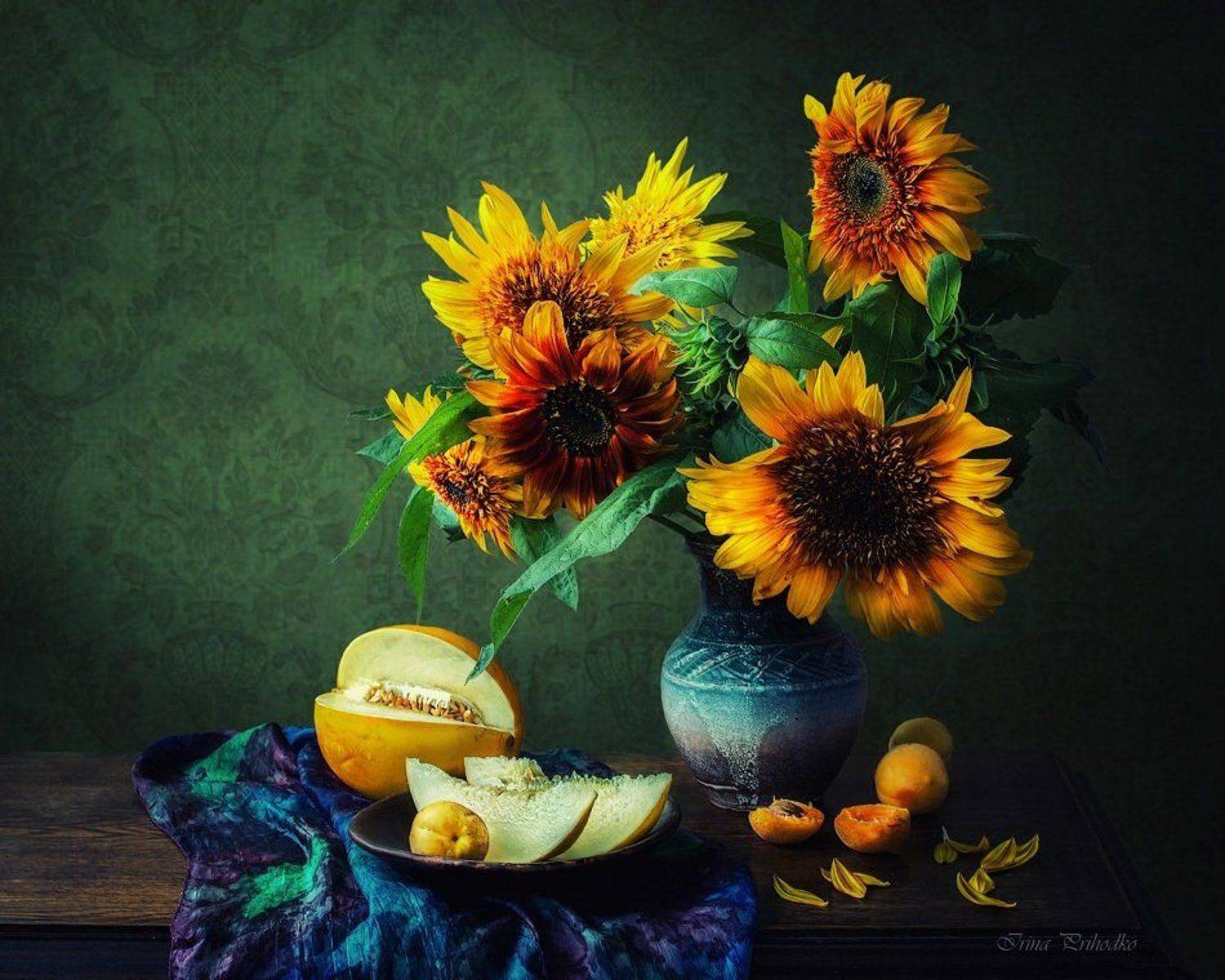 фото натюрморт, букет подсолнухов, дыня, абрикосы, шарф, Ирина Приходько