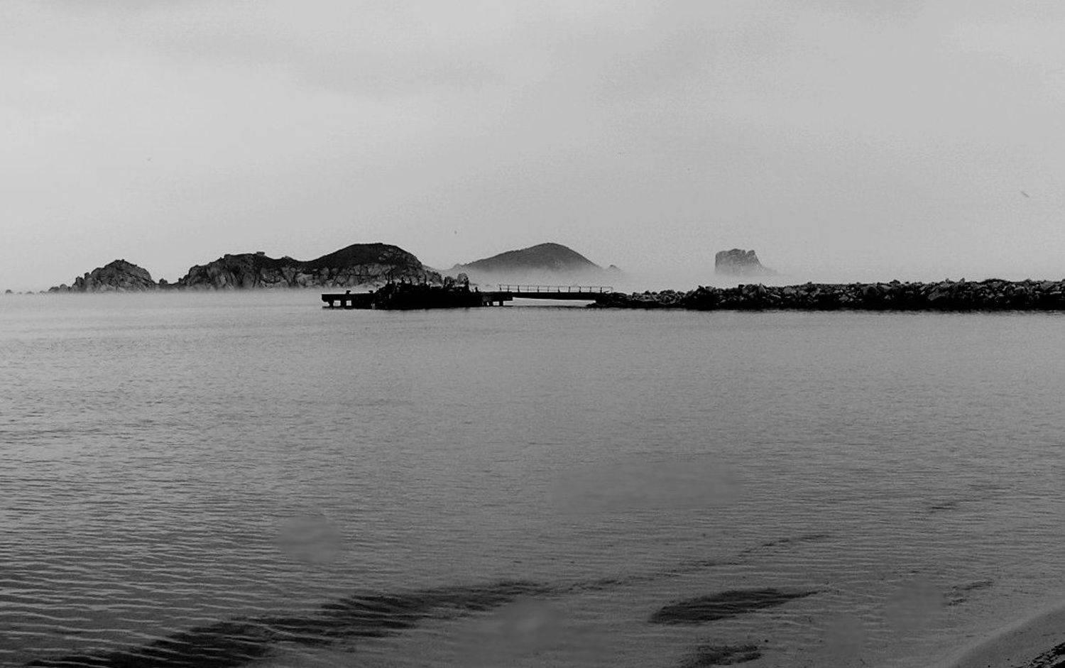 Причал, море, туман, черно-белое, Чернышев Валерий