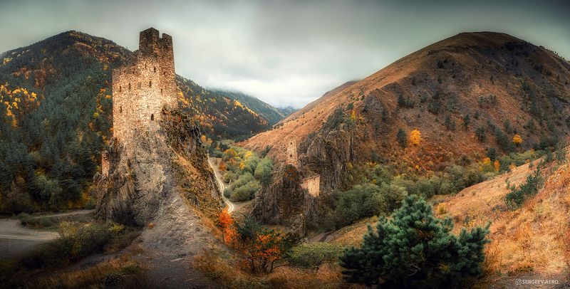 ингушетия, кавказ, природа, осень, горы, деревья, северный кавказ, россия, юг, пейзаж, башни, ingushetia, caucasus, nature, autumn, mountains, trees, north caucasus, watchtowers, russia, south, aerial, landscape, towers Поздняя осень | Late autumn фото превью