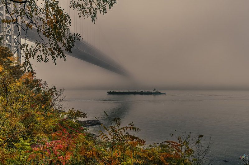 new york, October Fog over Hudson River and George Washington Bridge фото превью