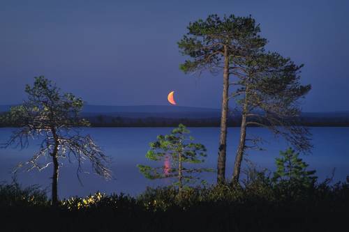 Восход Луны на озере Кадам