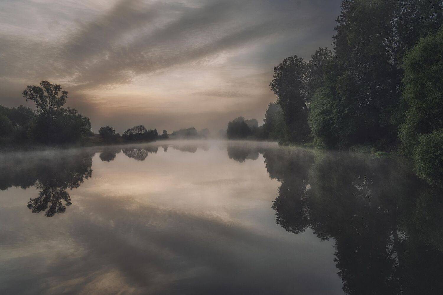 , Дэм Константин