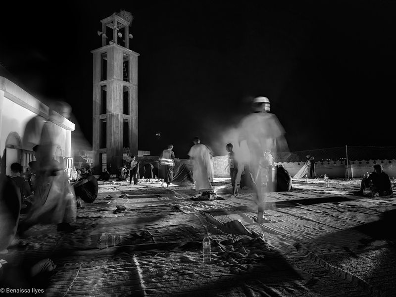 black and white, bnw, monochrome, art, mouvement, actions, night, nightscape, dark, people, shadow, darkness, long exposure Ramadan nights фото превью