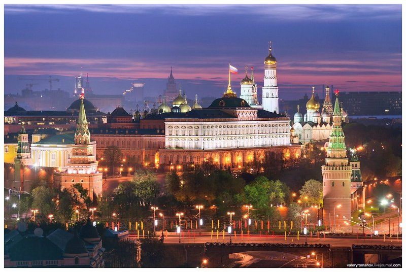 Moscow, Вечер, Дворец, Дворец съездов, Закат, Звезда, Звезды, Иван великий, Кирпичный, Колокольня, Красный, Кремлевский дворец, Кремль, Купол, Купола, Москва, Мост, Ночь, Огни, Оранжевый, Первомай, Рассвет, Режимное время, Синий, Сиреневый, Утро, Флаги Вид на Кремлевский дворец фото превью