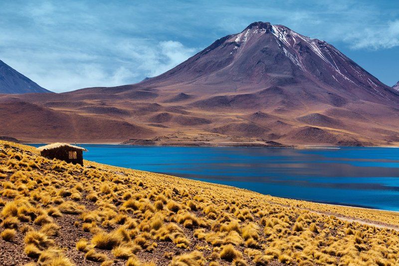 Вулкан, Горы, Лагуна, Чили Домик у лагуны фото превью