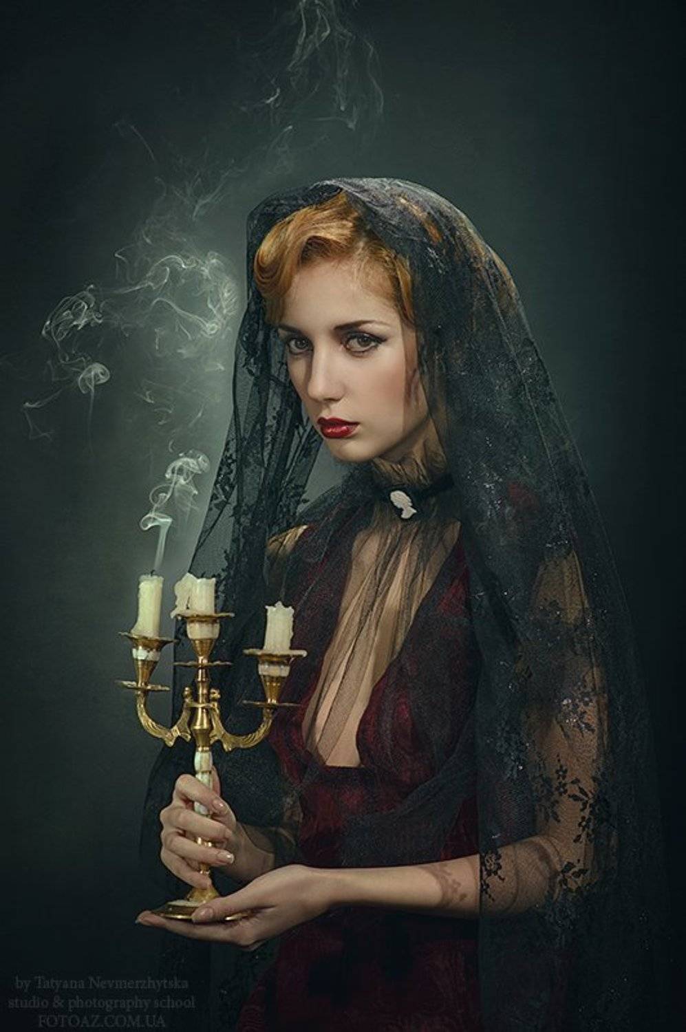 вдова, печаль, погасшие свечи, жесткий свет, Невмержицкая Татьяна