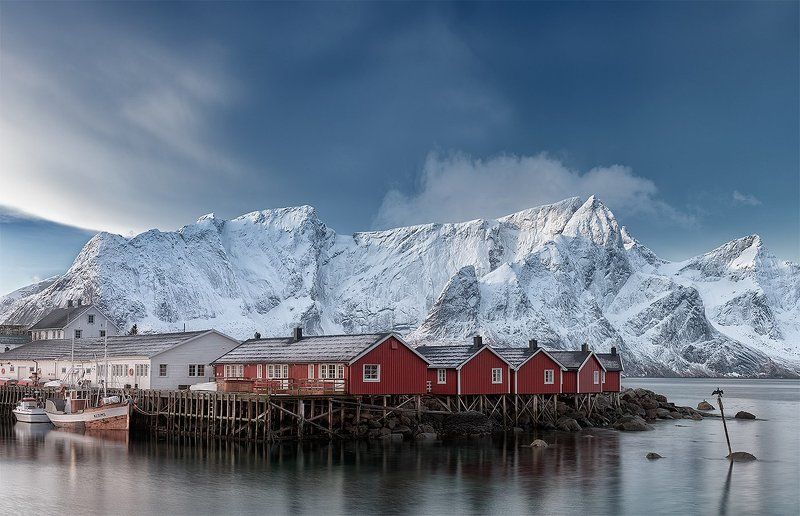 Hamnoya, Norway, Reine Про красные домики, белые горы и баклана на палочке... фото превью