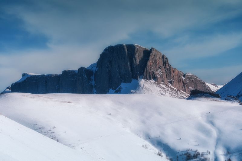горы, кавказ, человек, снег, февраль, 2015, ачешбок Среди гор человек ничтожно мал. фото превью