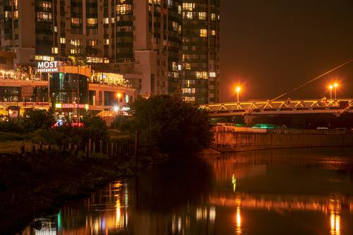 У моста