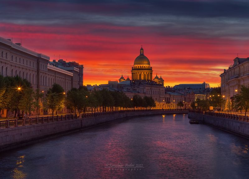 Вид на Исаакиевский собор с Поцелуева моста и набережной реки мойки... фото превью