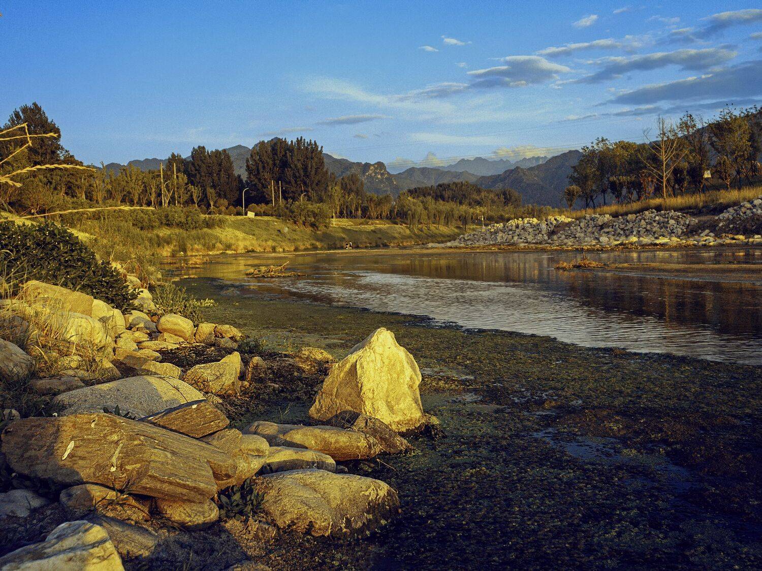 普照, 吴 微雨墨烟鸿