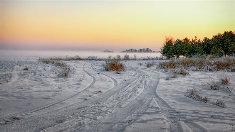 пейзаж, зима, вечер, деревня, дорога, туман, свет, цвет, александр никитинский Зимний вечер... фото превью