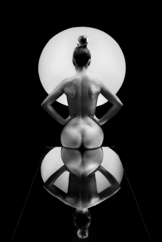 Дама на зеркале фото превью