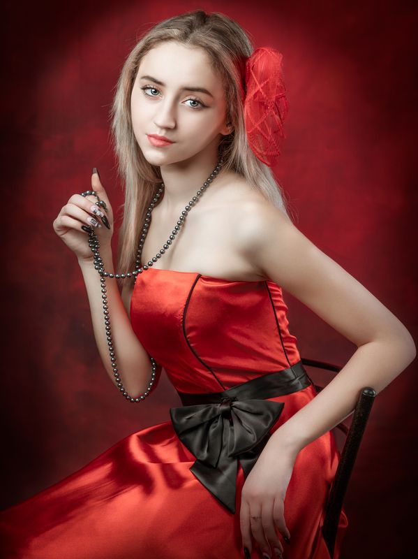 В красном фото превью