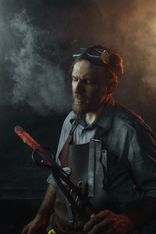 Кузнец фото превью