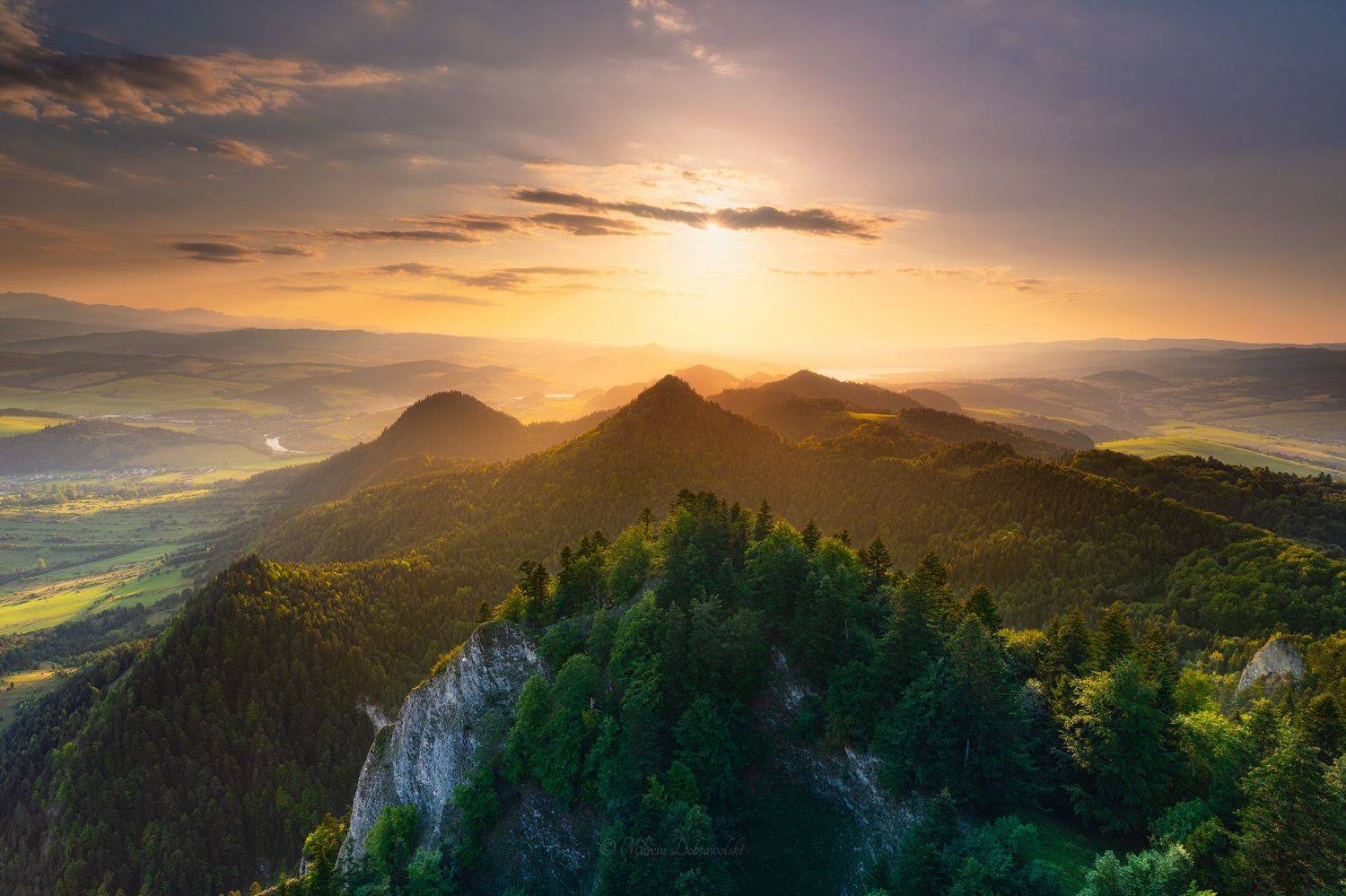 landscape, mountainscape, three crowns, pieniny, poland, polska, mountains, sunset, sun, sunlight, peak, summit, nikon, tamron, sky, clouds, beautiful, idyllic, karpaty, trees, warm, hiking, trip, hike,  Marcin Dobrowolski