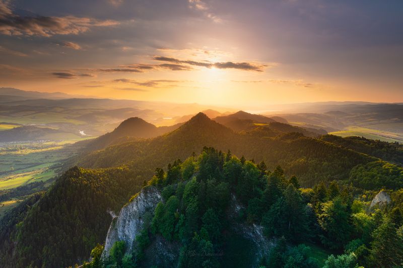 landscape, mountainscape, three crowns, pieniny, poland, polska, mountains, sunset, sun, sunlight, peak, summit, nikon, tamron, sky, clouds, beautiful, idyllic, karpaty, trees, warm, hiking, trip, hike The Highest Point фото превью