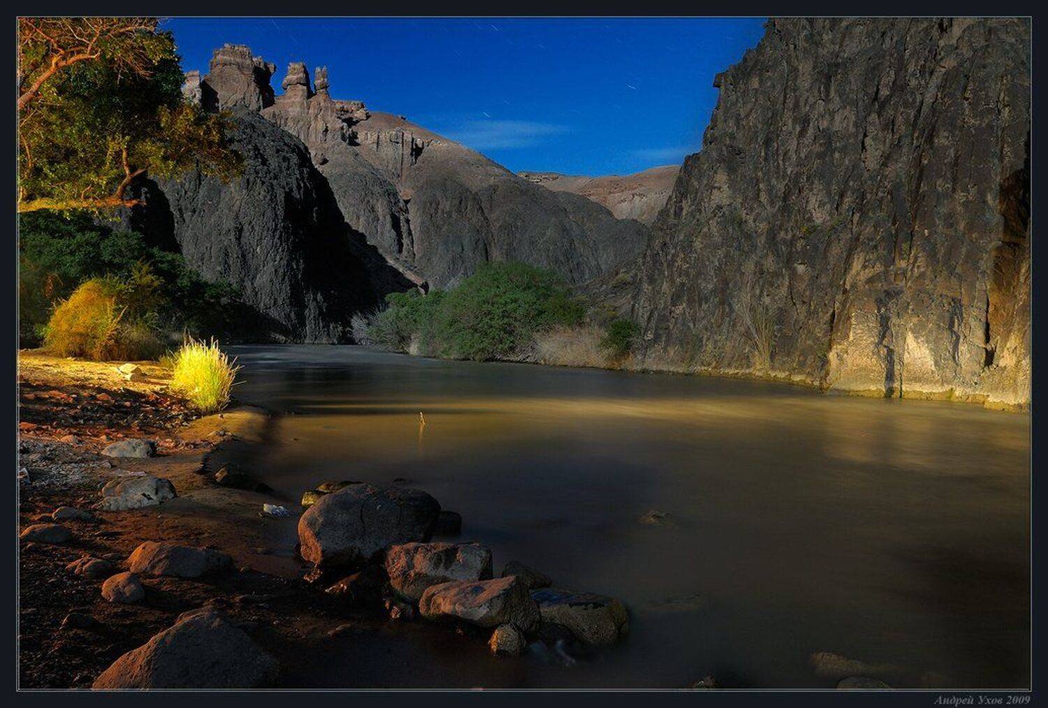 природа,скалы,река,каньон,ночь,полнолуние,камни,течение,берег,заросли, Андрей Ухов