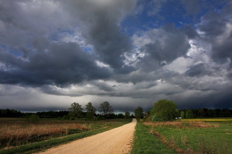 Дорога в грозу фото превью