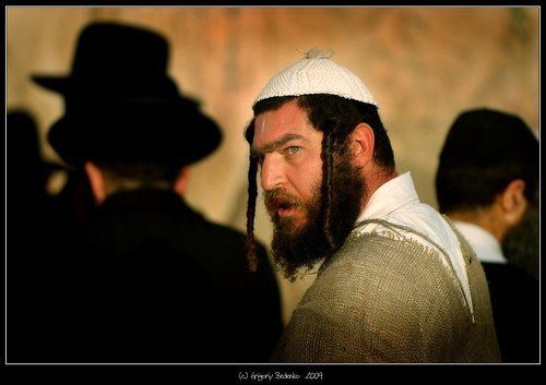 # ... там, где тень бывает от Стены...#