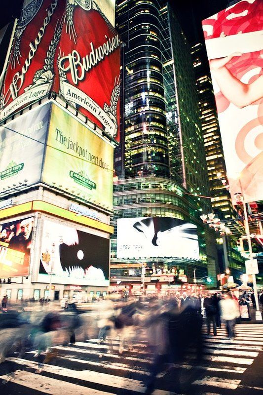 Таймс-сквер. Идет волна. фото превью